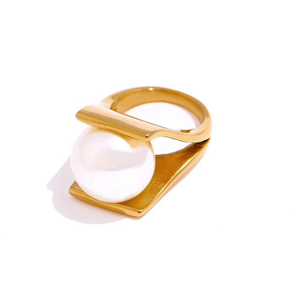Amaris Ring by Orliza