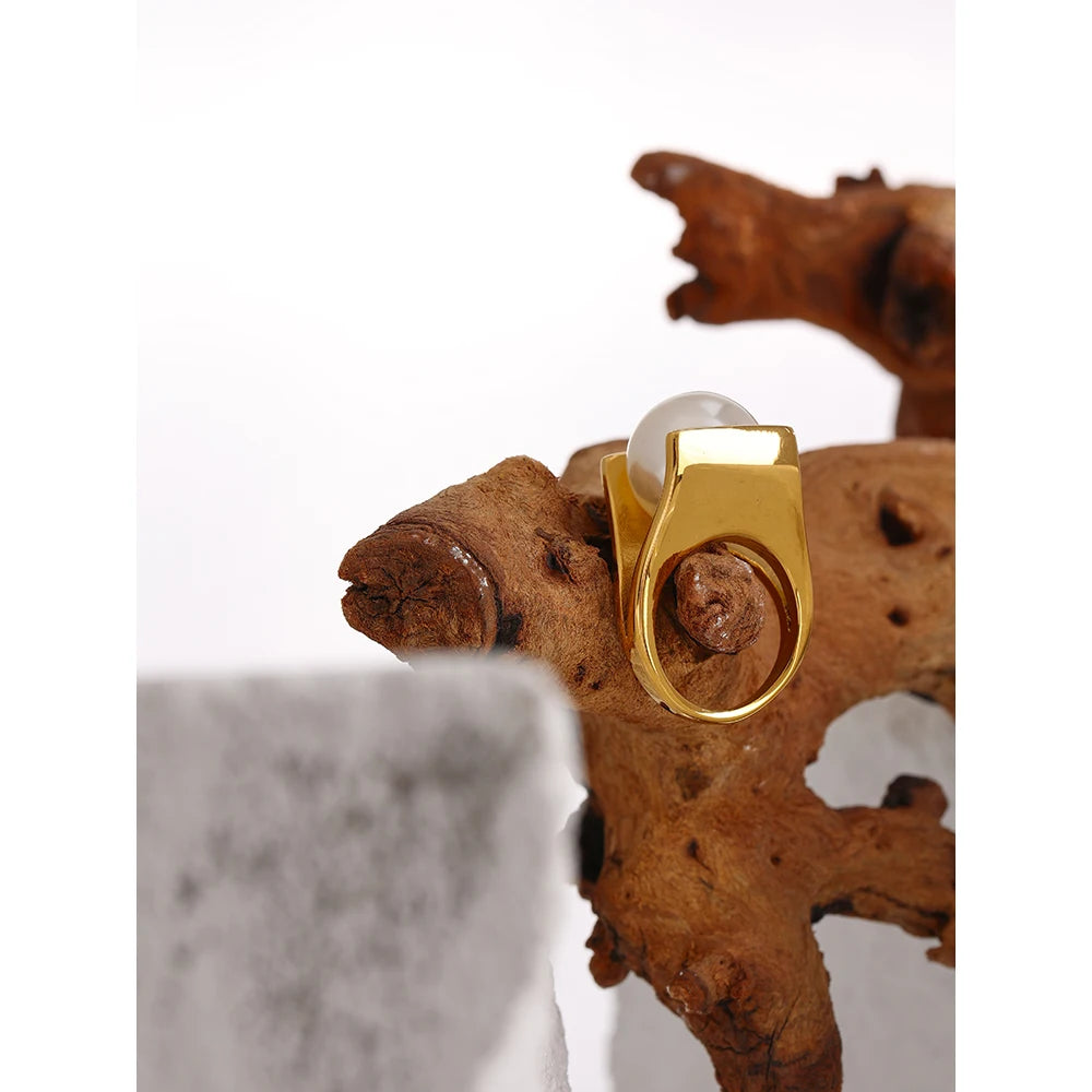 Amaris Ring by Orliza
