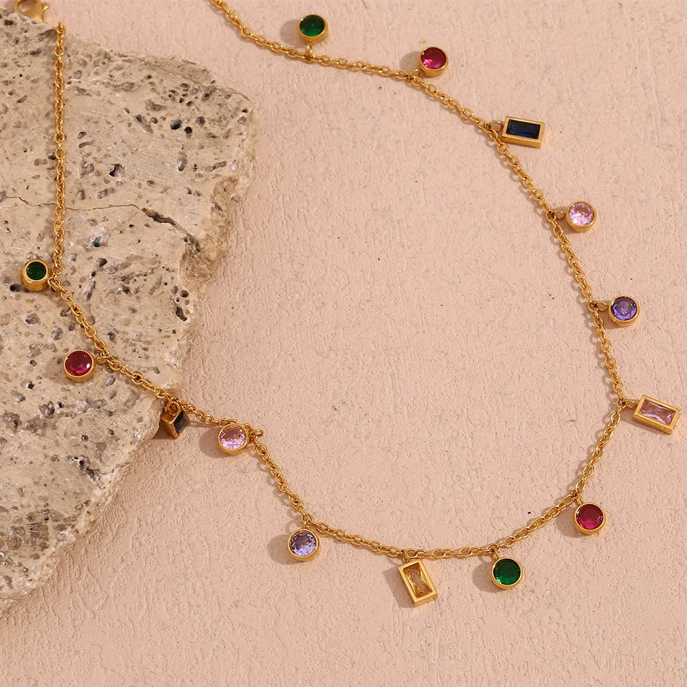 Daisy Necklace by Orliza