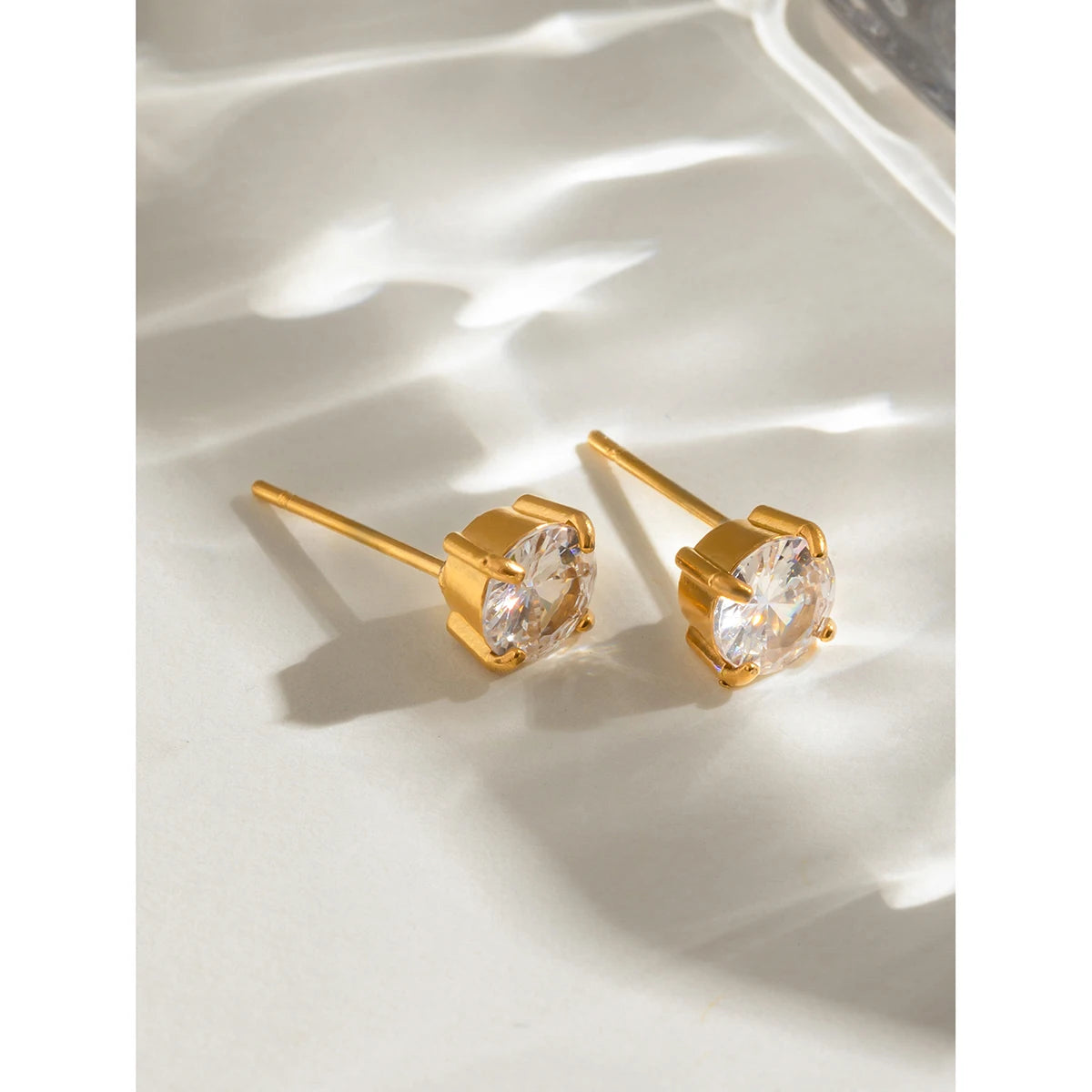 Blakely Earrings by Orliza