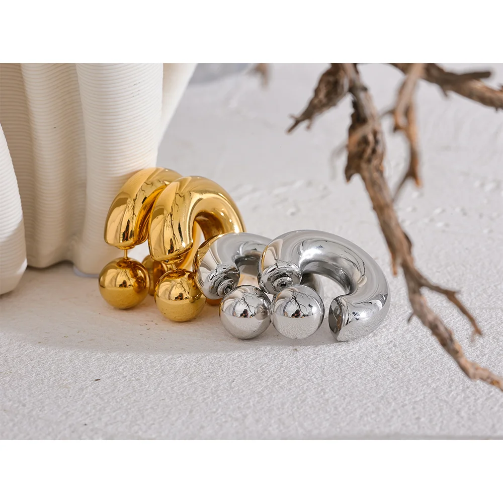 Aura Earrings by Orliza