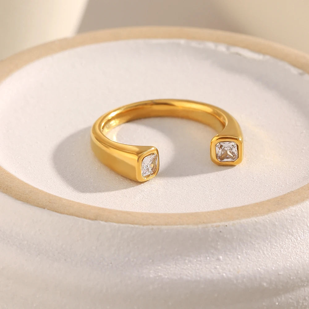 Amy Ring by Orliza