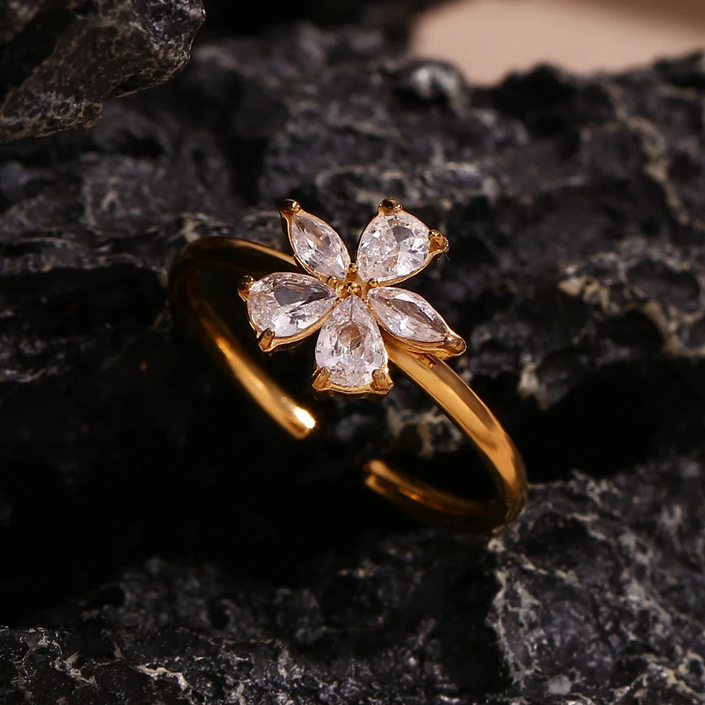 Luciana Ring by Orliza