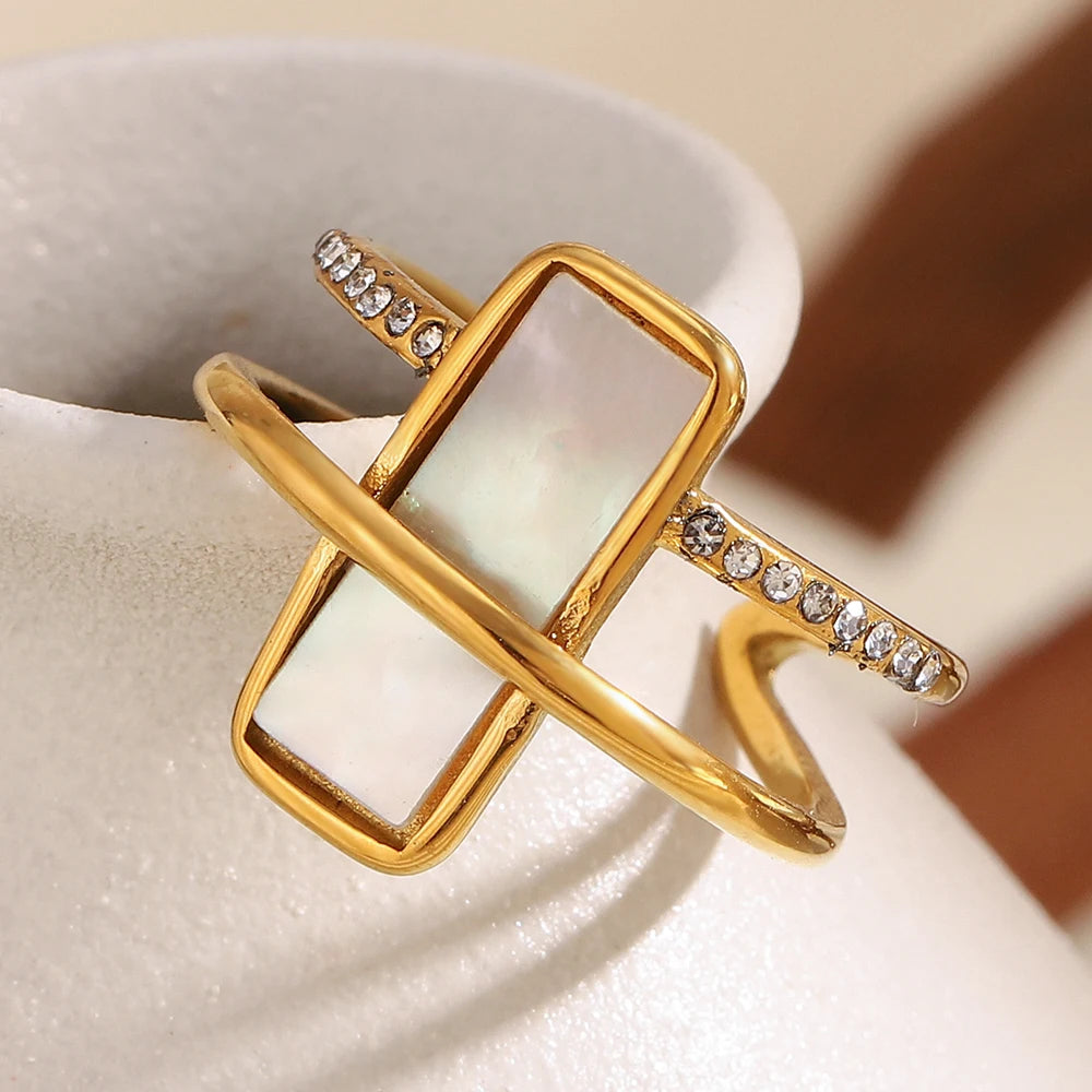 Daisy Ring by Orliza