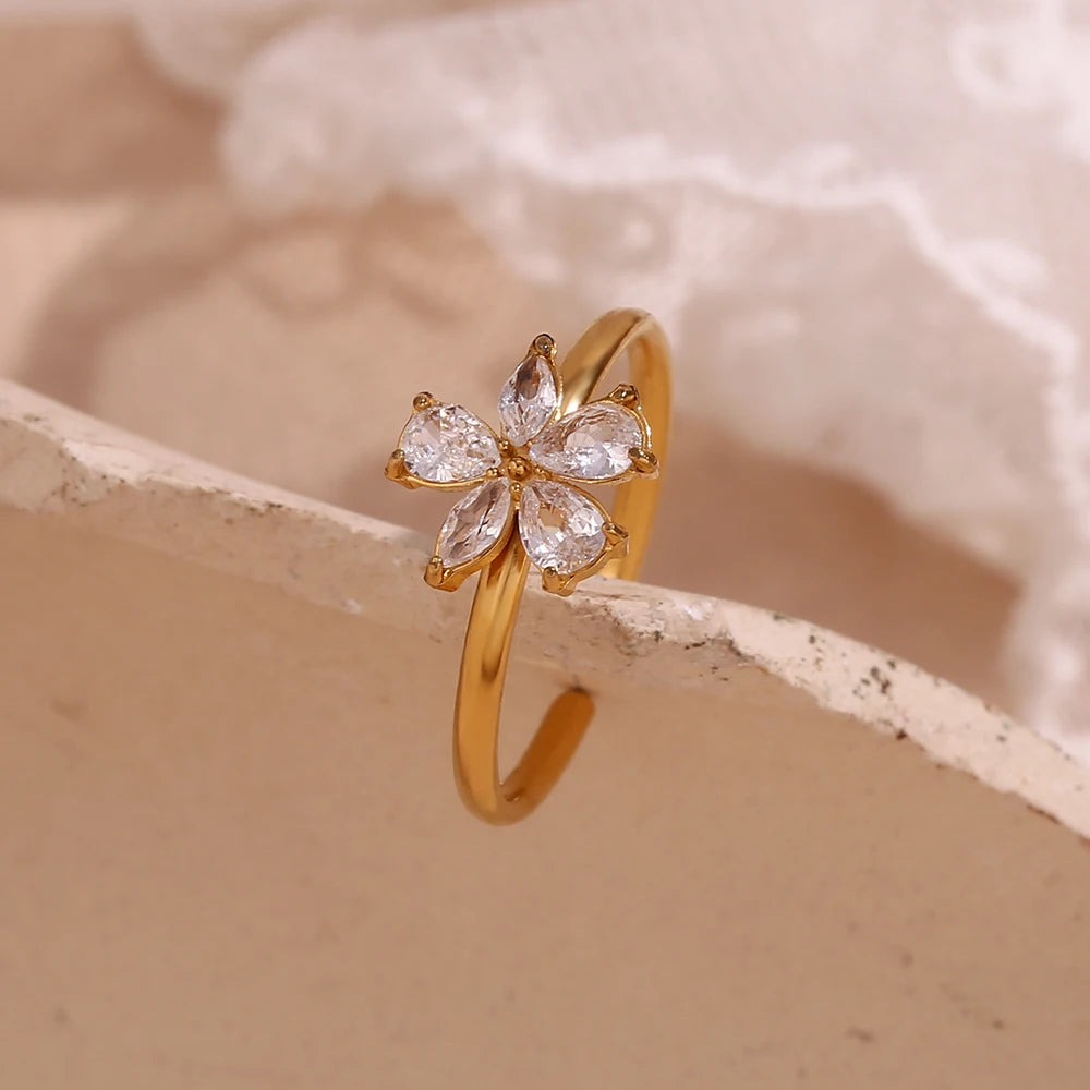 Luciana Ring by Orliza