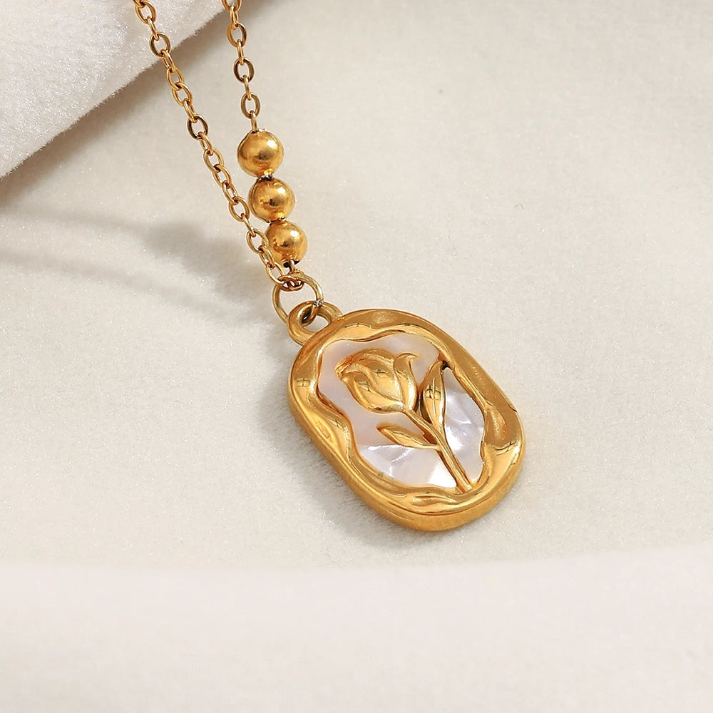 Vera Necklace by Orliza