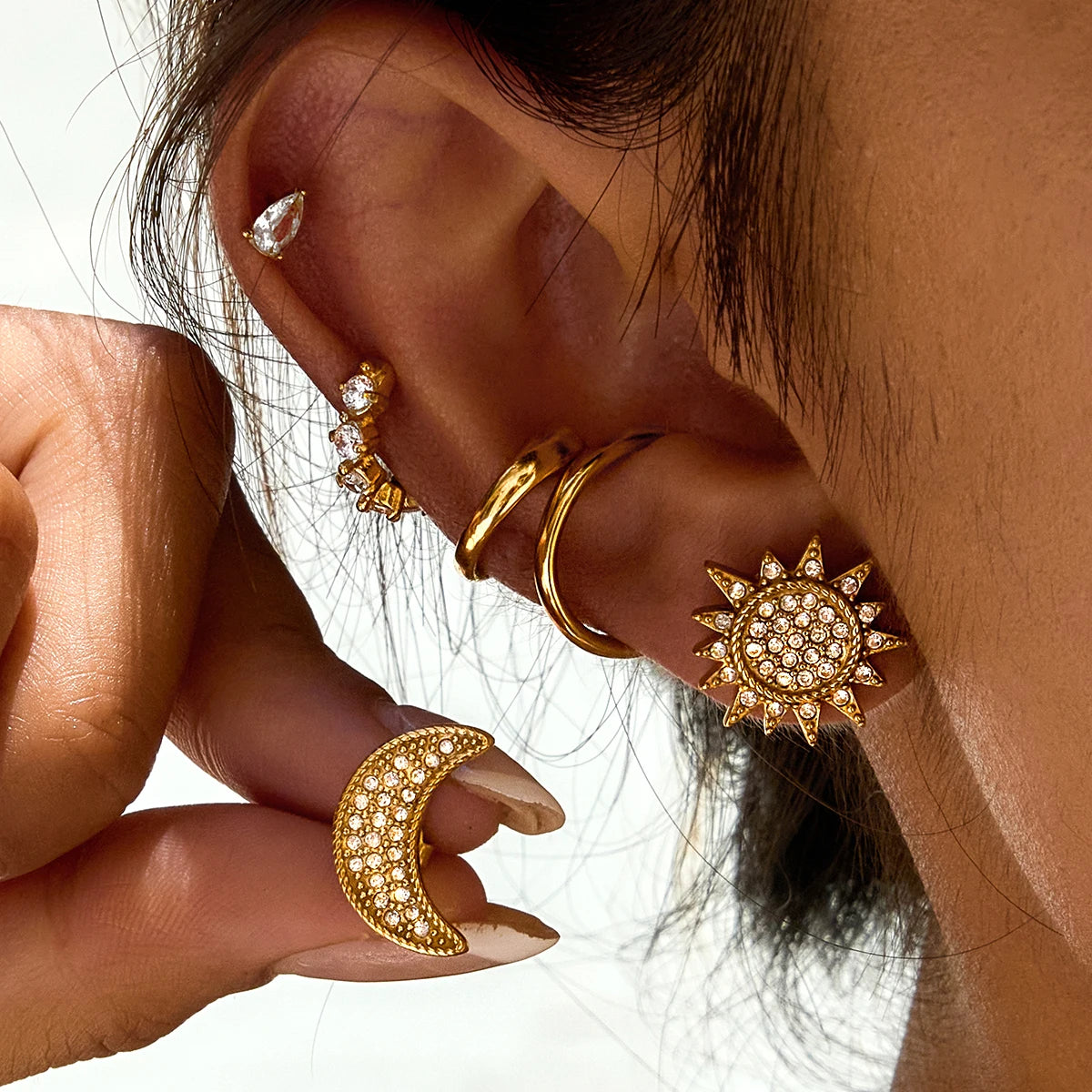 Melanie Earrings by Orliza