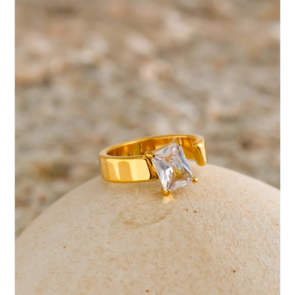 Inaya Ring by Orliza