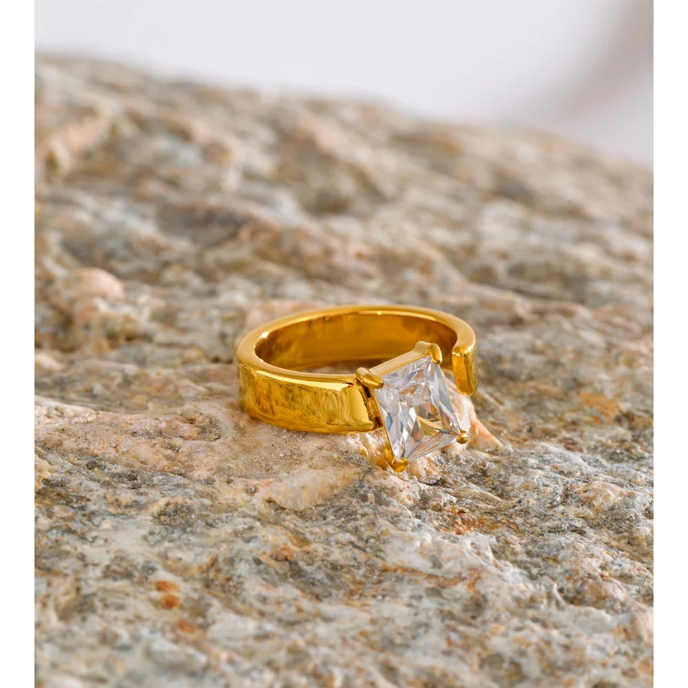 Inaya Ring by Orliza