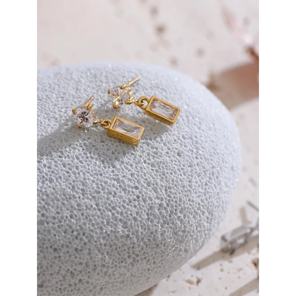 Birdie Earrings by Orliza