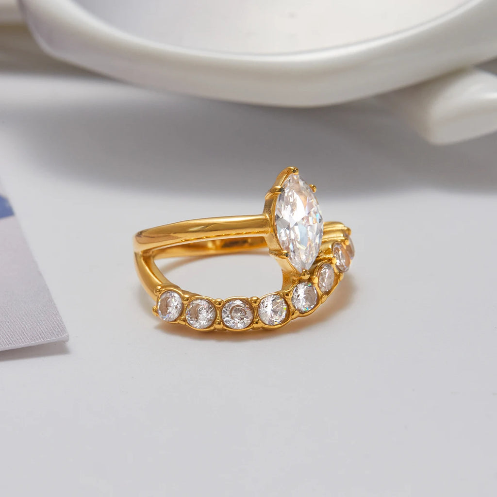 Liorar Ring by Orliza